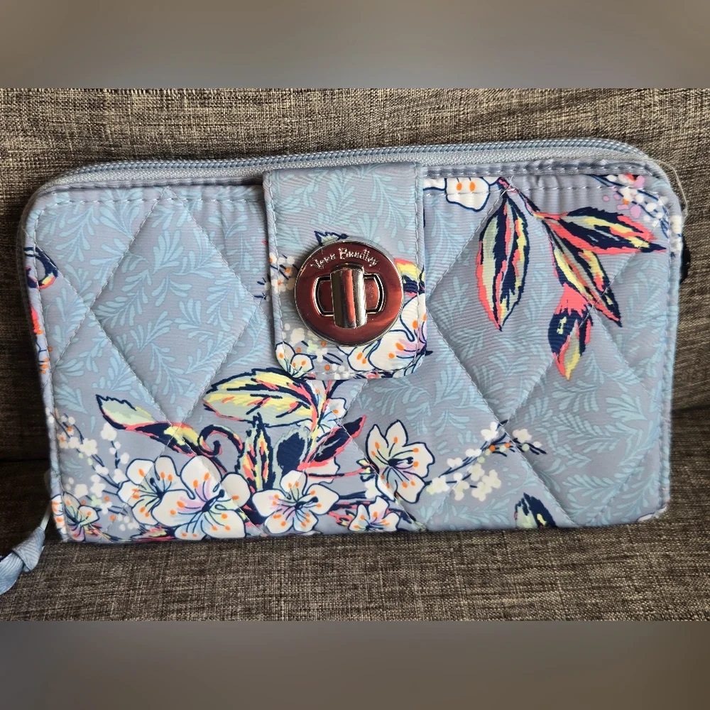 Vera Bradley Ultralight RFID Turnlock Wallet Cherry Blossoms New Without Tags